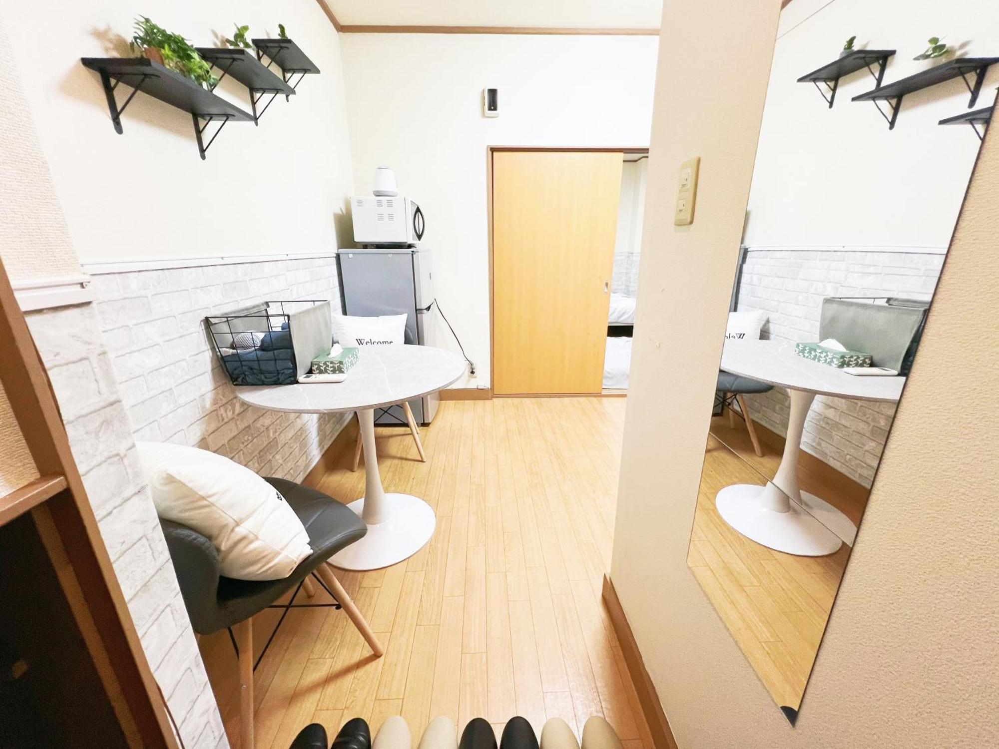 西武新宿線駅近4人可 02 Quarto em Acomodações Particulares *